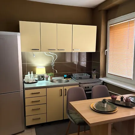 Rooftop Square Vanilla アパート *